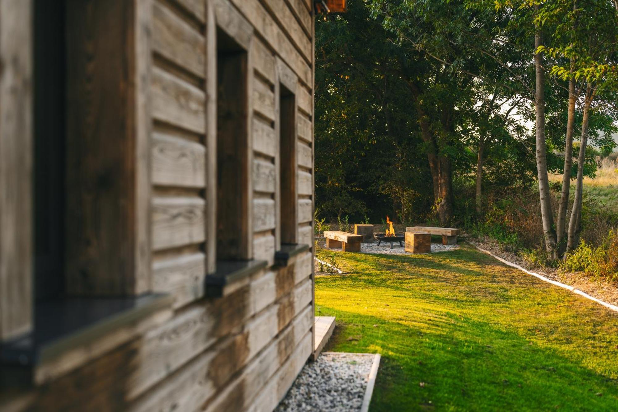 Roubenka "Tam Kde Lisky Davaji Dobrou Noc" Villa Černý Dŭl Buitenkant foto